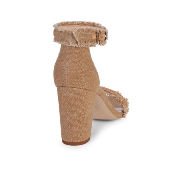Stuart Weitzman Tan Chaingang Frayed Heel Sandal Sz 8.5 $Orig $450 - Picture 3 of 9